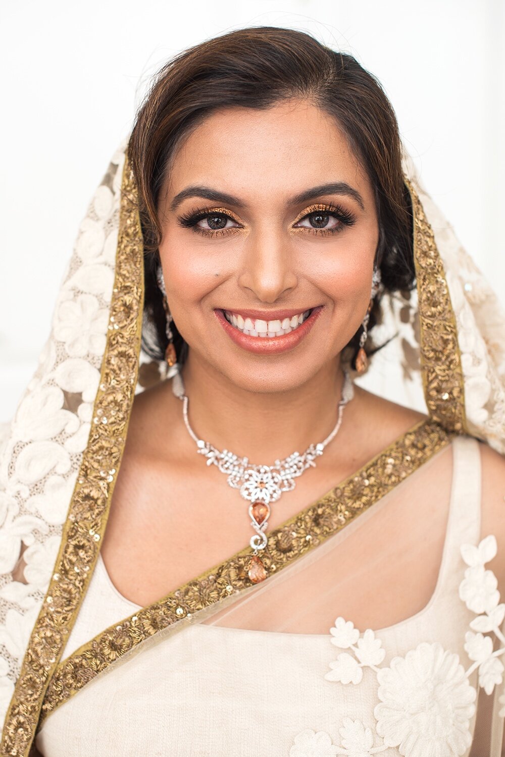 Indian+bridal+makeup+gold+glitter+bronze+by+Beauty+Affair+Agne+Skaringa+copy.jpg