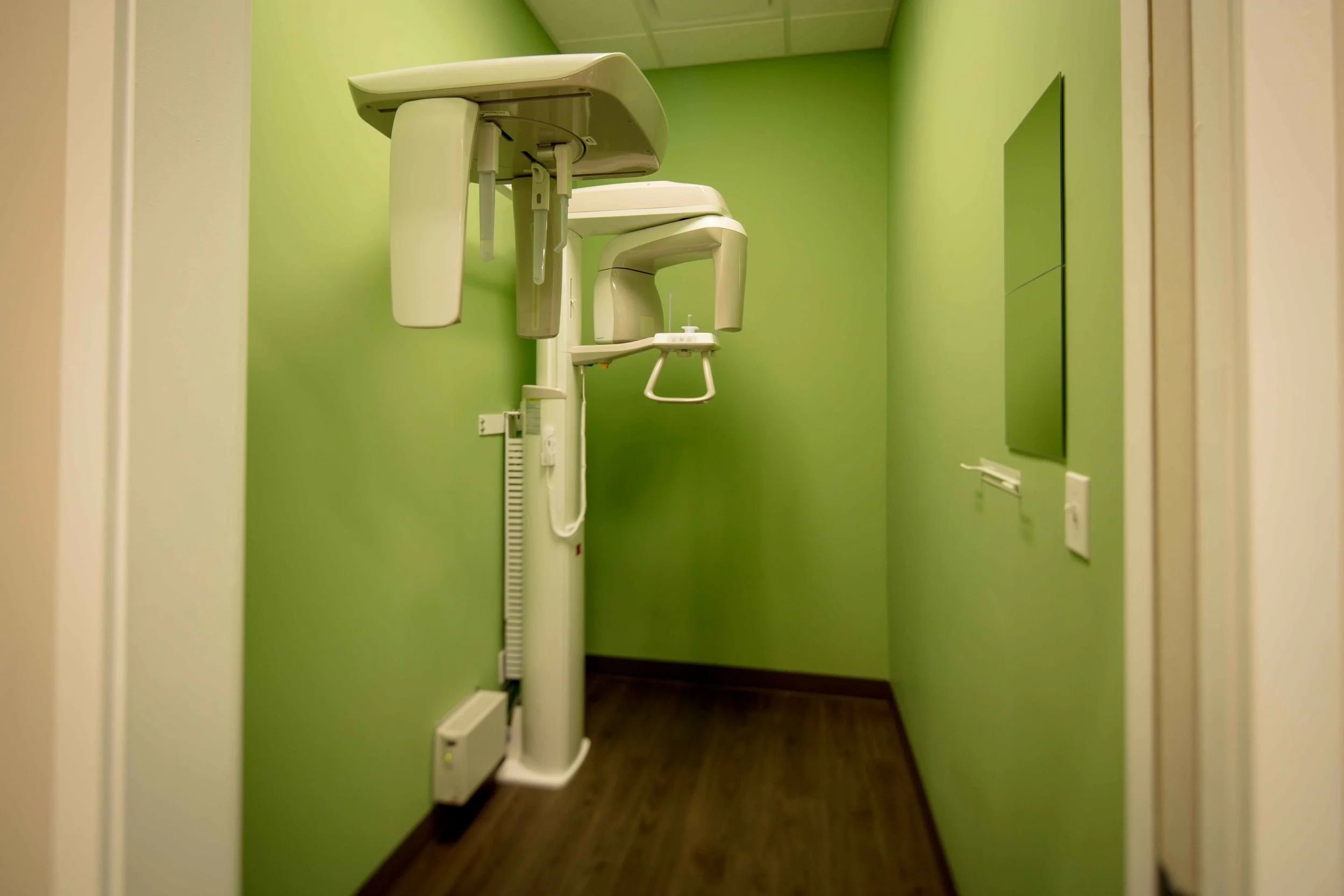 Our high-quality digital X-ray images are taken right in office.