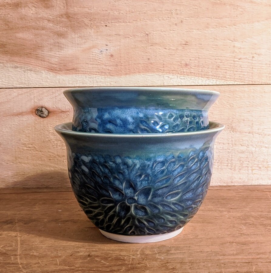 Stack bowls with tear drop texture