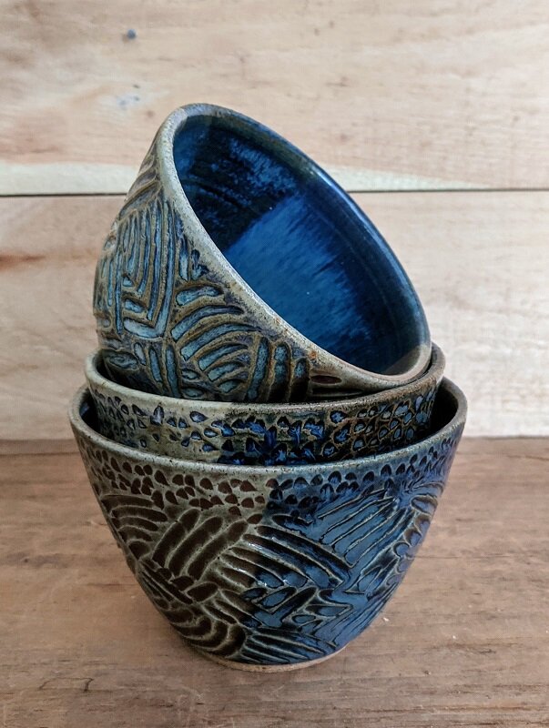 Textured trio of mini stacking bowls