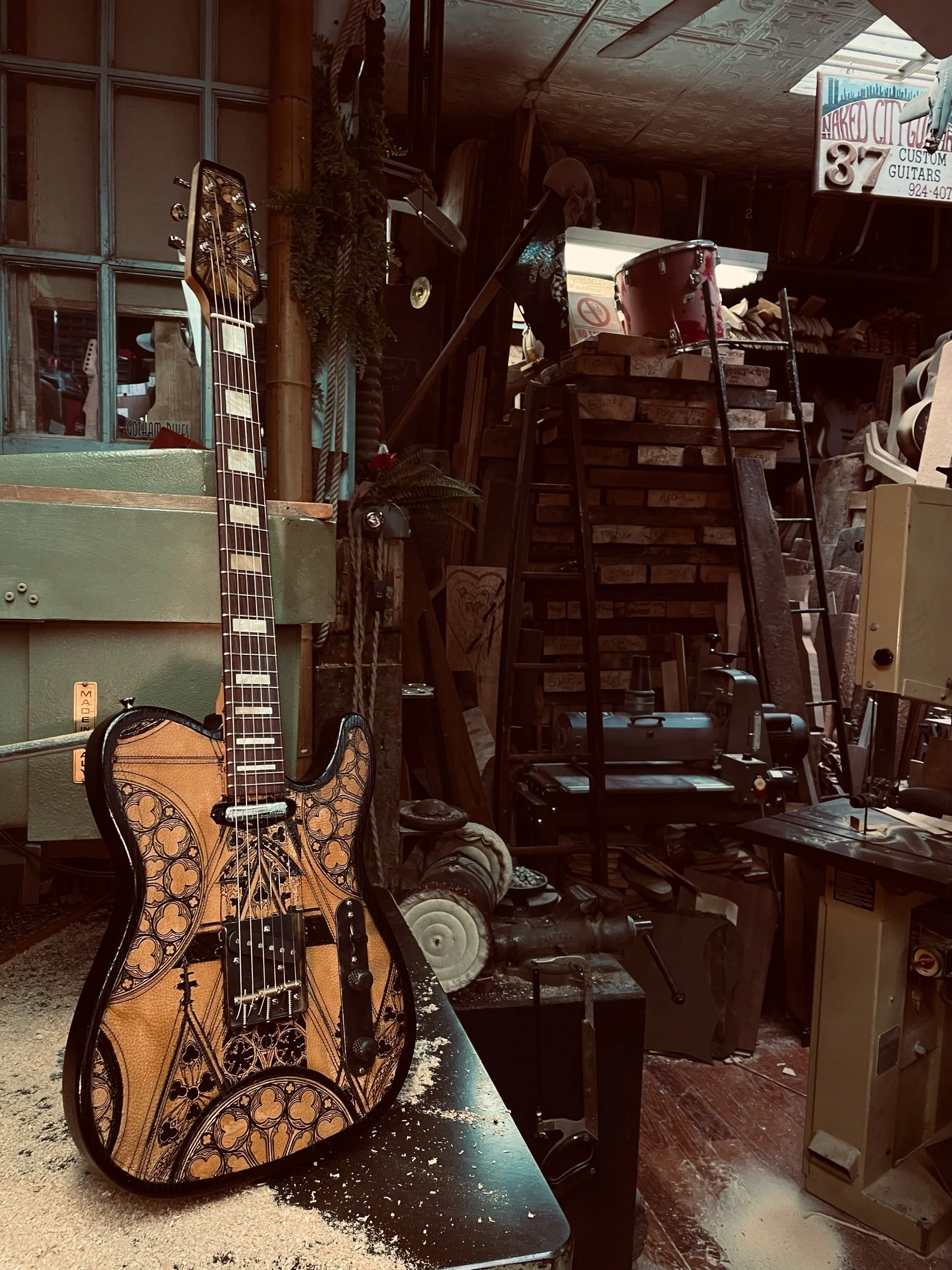 Signature: Leather-face Cathedral Model-T — Cindy Guitars