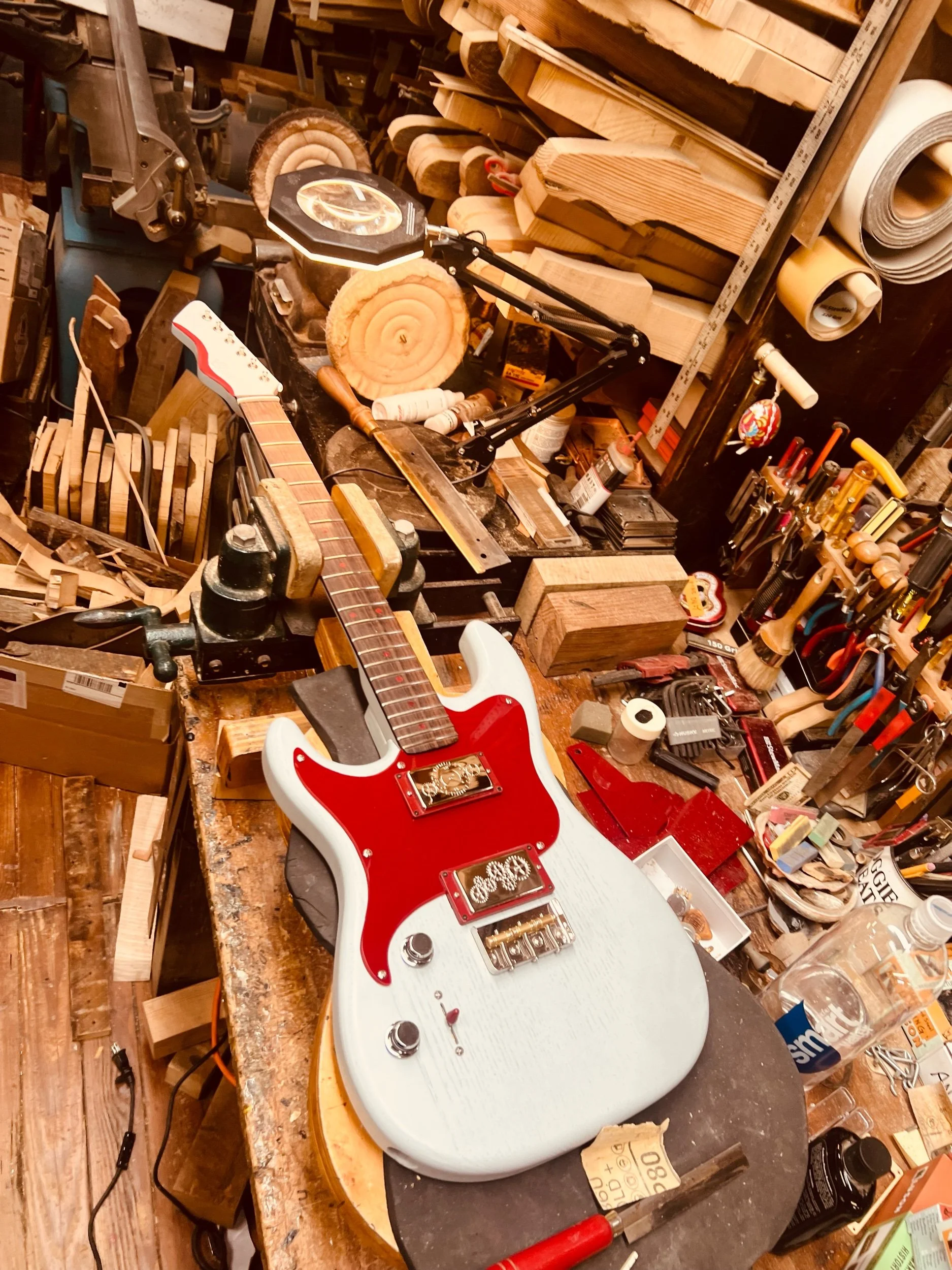 Shop Build: The Time Traveler Lefty — Cindy Guitars