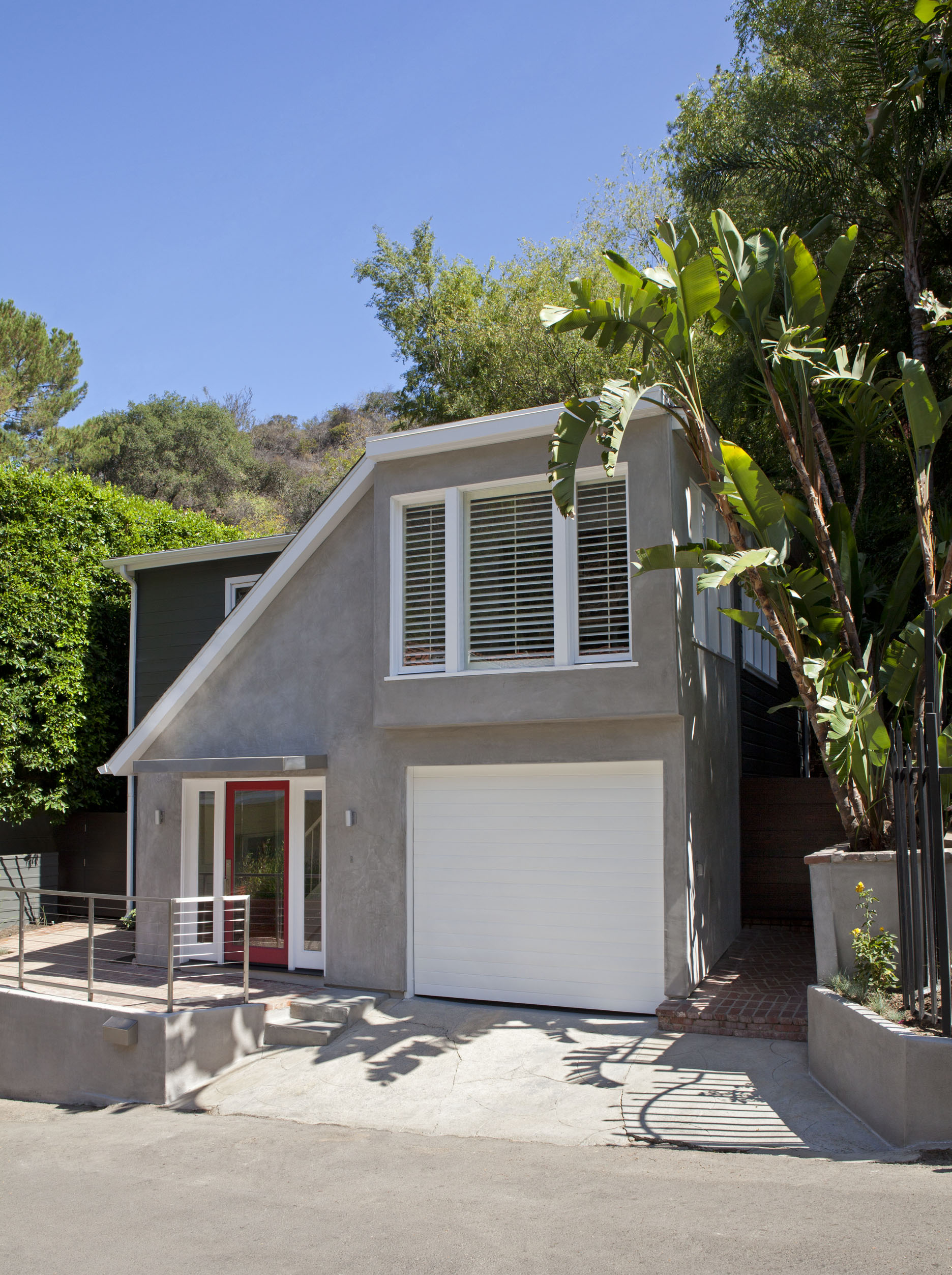 EASTON DRIVE RESIDENCE