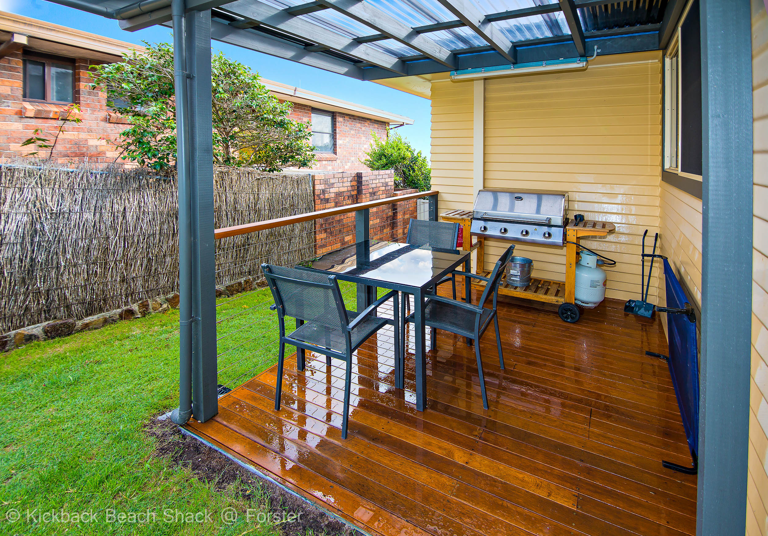 Forster Pet Friendly Accommodation and Holiday House NSW sit and talk