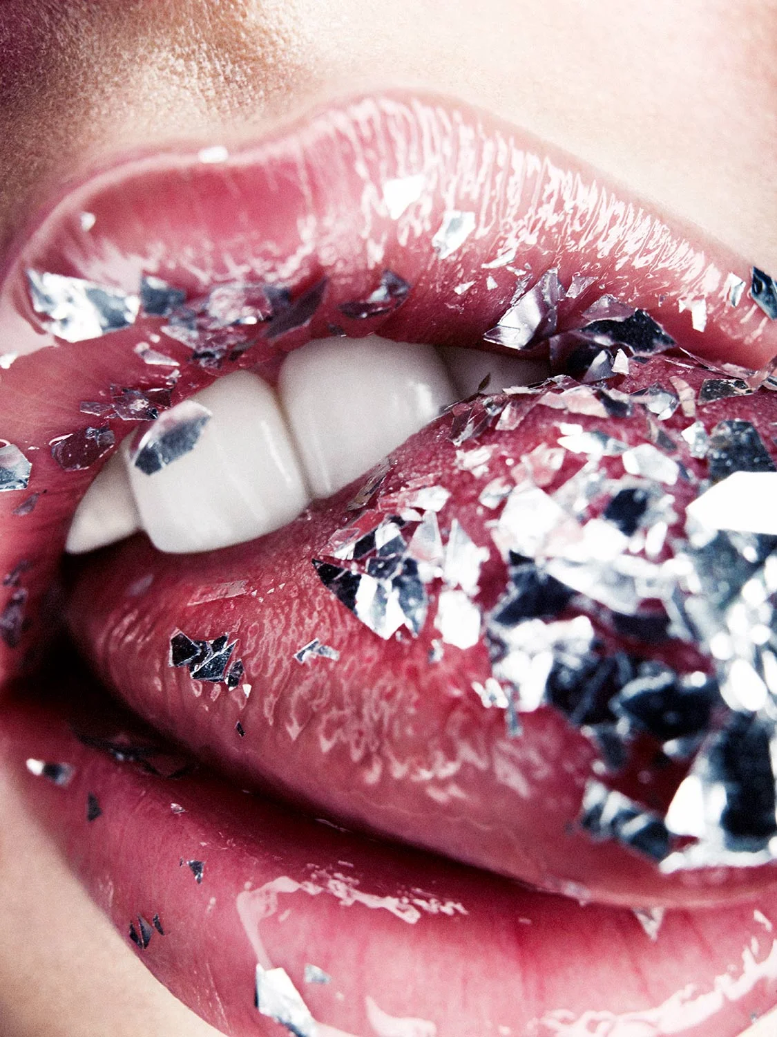150123.FLASH.GLITTER95957.jpg