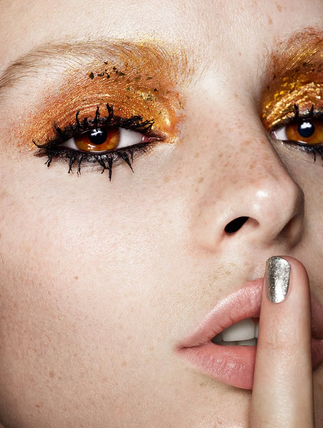 171015_Vogue_Brasil_NovDes2017_SigridSund16445.jpg