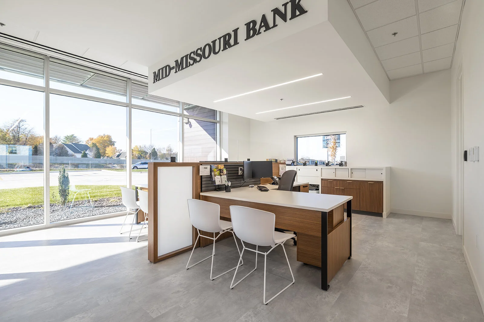 MidMissouri Bank Headquarters — Grooms Office Environments