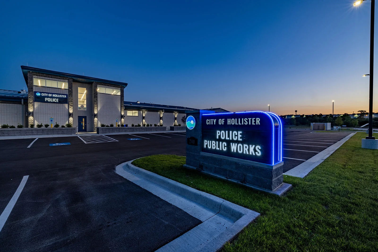 City of Hollister Police + Public Works — Grooms Office Environments