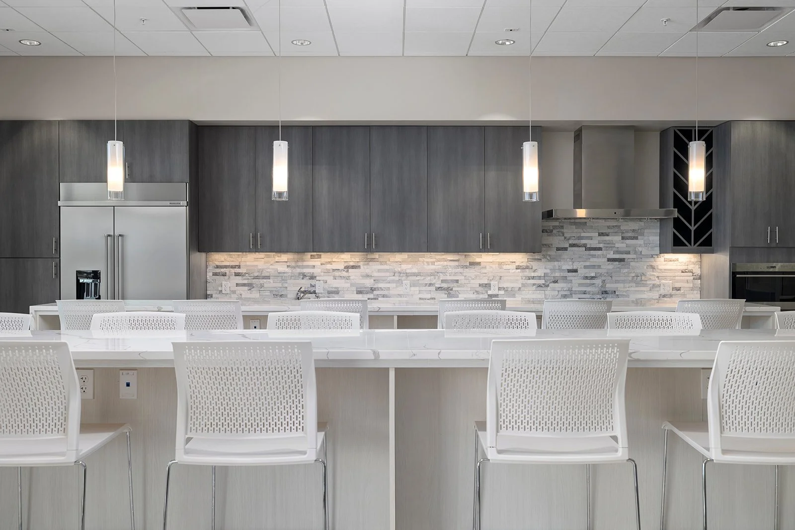 OakStar BankNixa, MO — Grooms Office Environments Springfield, MO