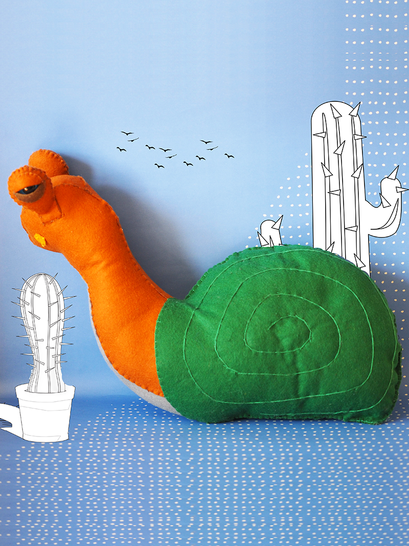 snail cushion.png