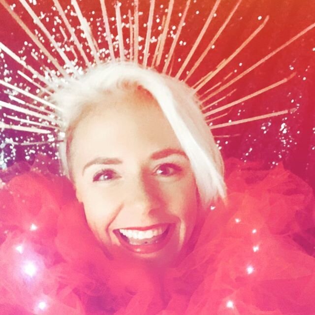 We woke up today! What a freaking reason to CELEBRATE! I’m so happy to be alive, y’all. Join me in celebrating every day we have breath in our chests. Comment with your HAPPY TO BE ALIVE emojis!
⚡️👁☀️💜🔥✨👩🏻‍🎤⚡️
#youmightdie