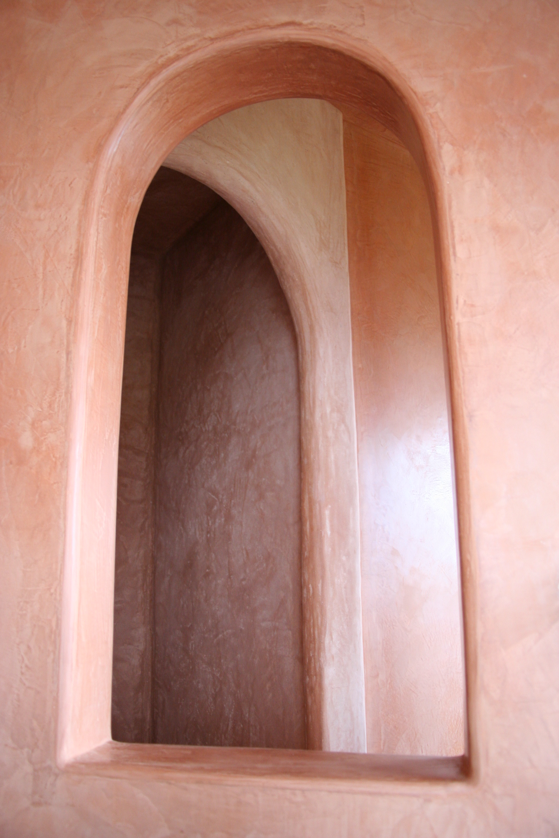 Handmodelled Arches, natural stucco-1.JPG