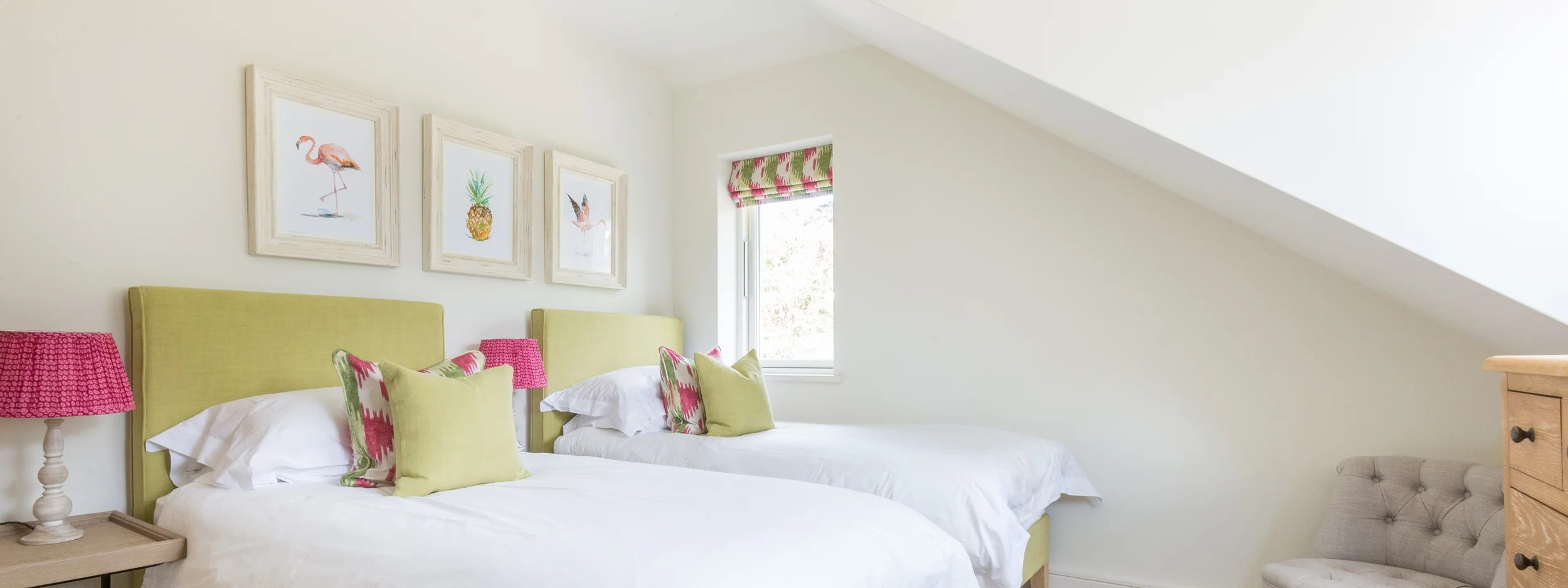 Tregye-Rock-Cornwall-twin-room2-Doon.jpg