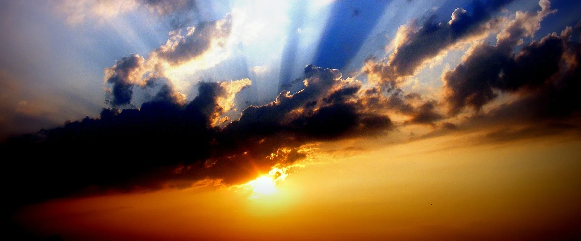sunset-476465_1920.jpg