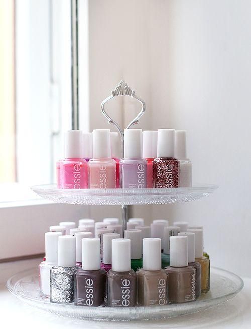  Nail polish presentation. 