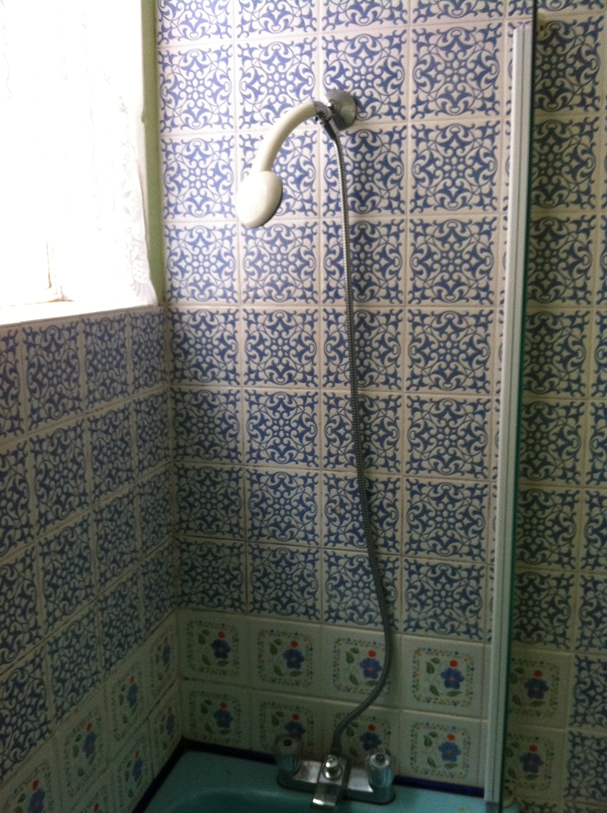 old-shower.JPG