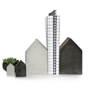 normal_four-concrete-houses-family-set.jpg