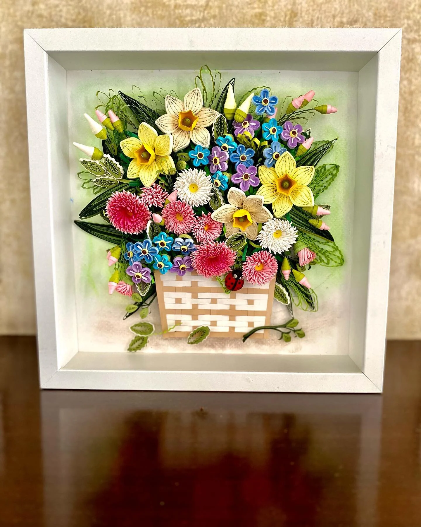 Wall hanging frame. It&rsquo;s paper quilling work and handmade and framed to give a unique look 
Size 10.5*10.5&rdquo;

#quilling #quillingart #quillingcreations #handmade #art #paperart #quillingartist #paperquilling #quillingpaper #paper #quilling