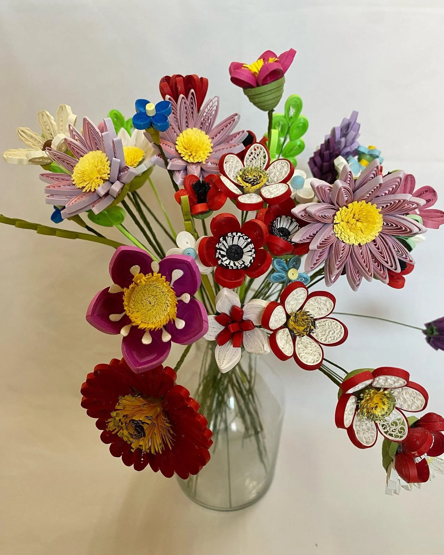 Handmade, unique and artistic quilling flowers

#quilling #quillingart #quillingcreations #handmade #art #paperart #quillingartist #paperquilling #quillingpaper #paper #quillingpaperart #papercraft #quilled #quilledpaperart #quillingdesign #paperarti