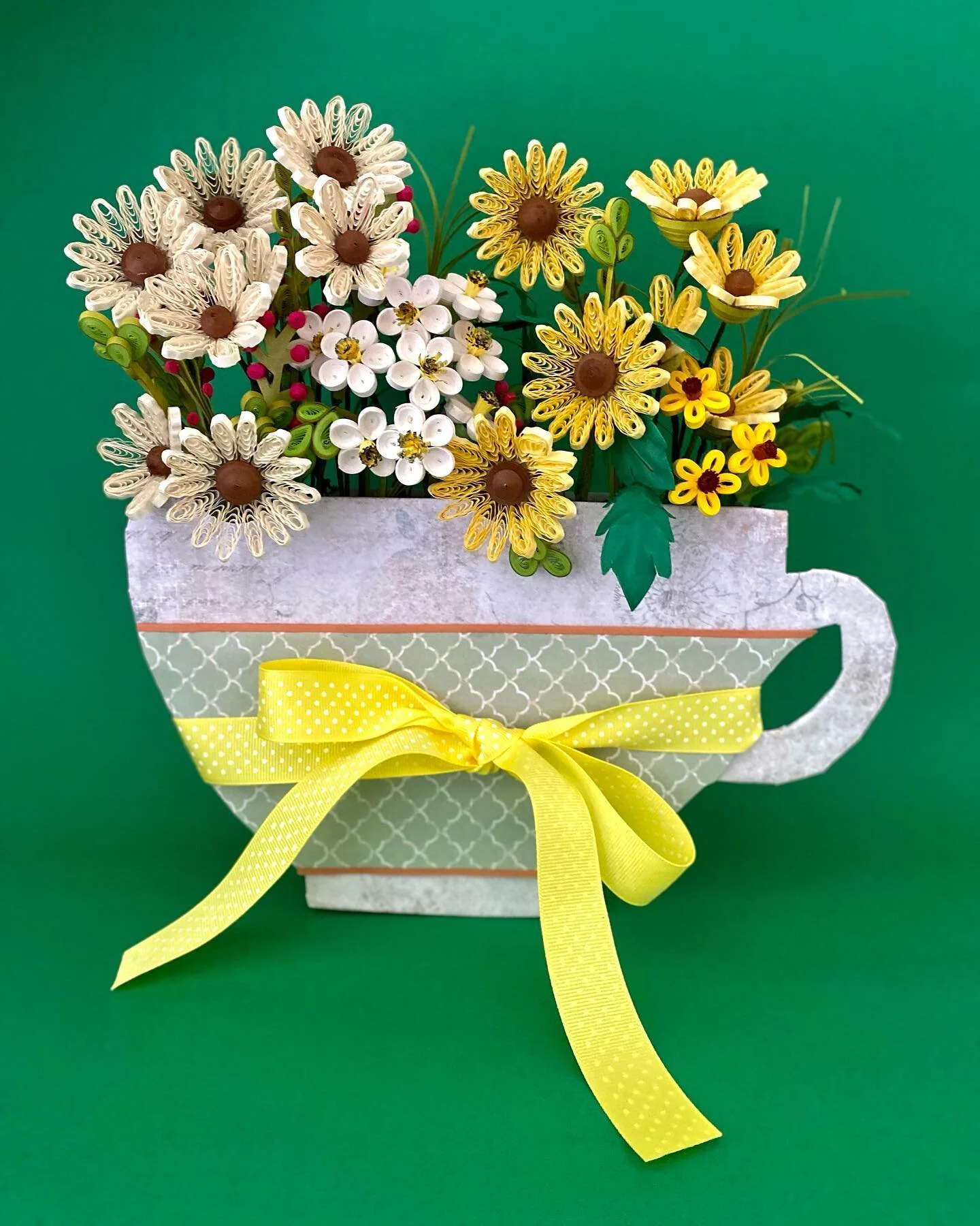 Bouquet of flowers for gifting to your dear ones on valentines, birthdays!
I love to use quilling paper in my work and share these unique designs with the world💐

#bouquetofflowers #flowers #quillingbox #artwork #bouquetdefleurs #handmade