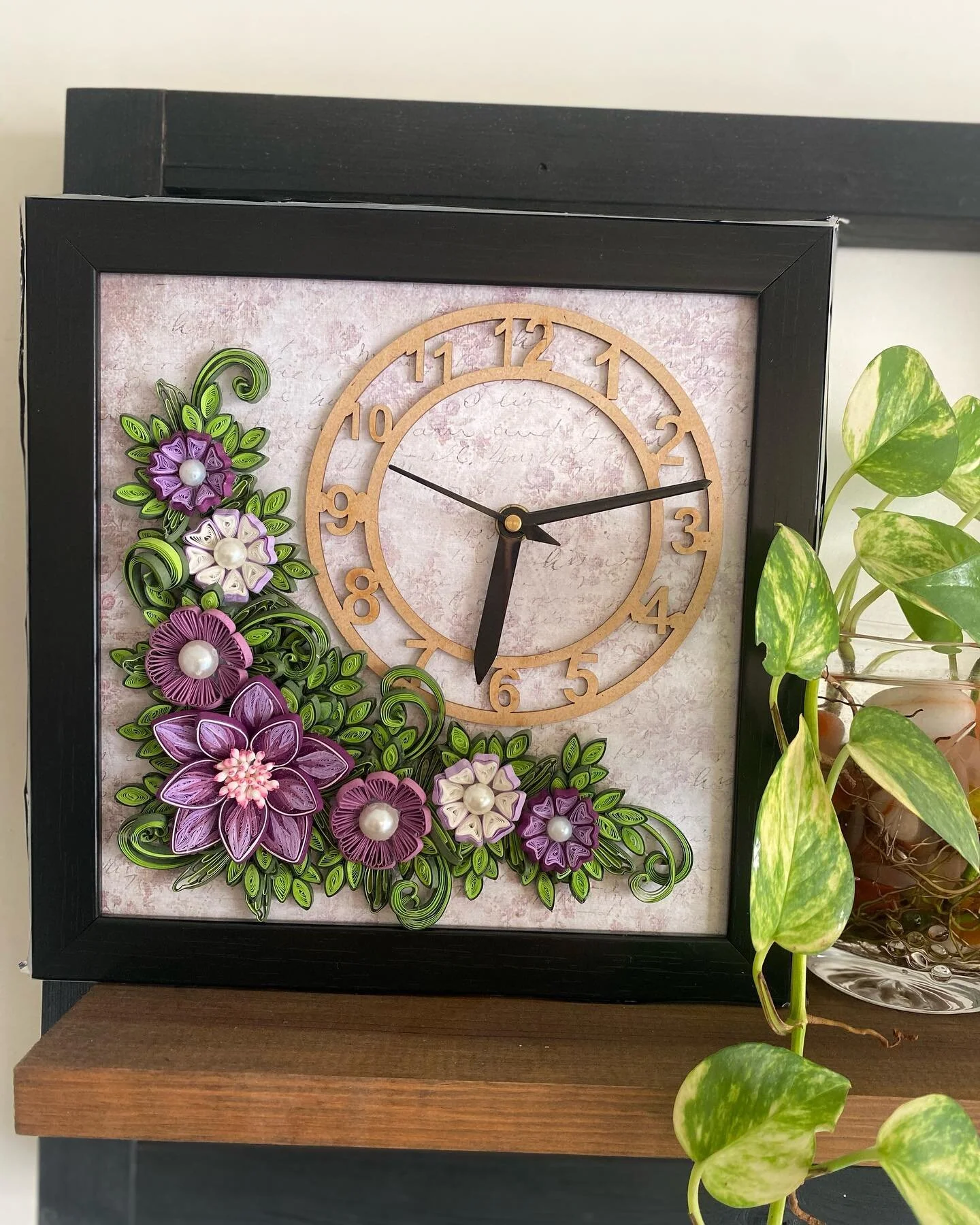 Unique clock for unique people!
Size 9*9&rdquo;
DM for orders

#quilling #quillingart #quillingcreations #handmade #art #paperart #quillingartist #paperquilling #quillingpaper #paper #quillingpaperart #papercraft #quilled #quilledpaperart #quillingde