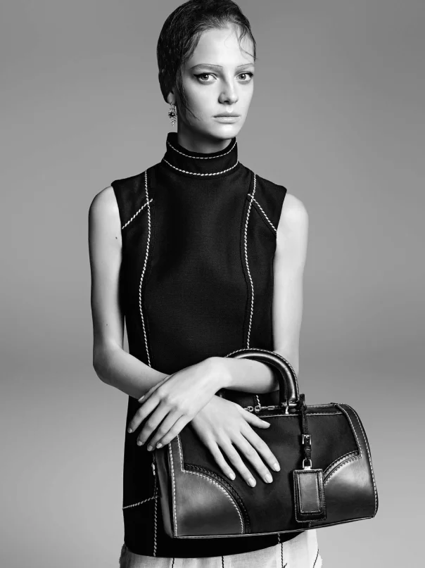 ine-neefs-gemma-ward-por-steven-meisel-para-prada-spring-summer-2015-1.jpg
