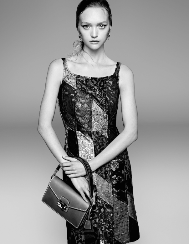 ine-neefs-gemma-ward-por-steven-meisel-para-prada-spring-summer-2015-1a.png
