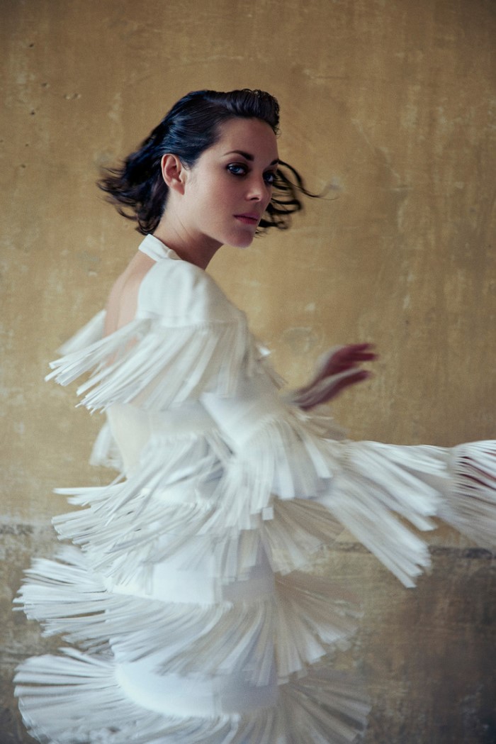 marion-cotillard-by-ryan-mcginley-for-porter-magazine-11-winter-2015-6.jpg