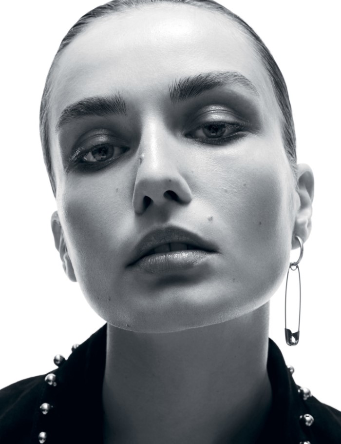 andreea-diaconu-by-amy-troost-for-i-d-magazine-fall-2015-3.jpg
