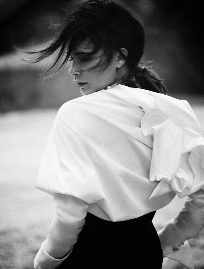 victoria-beckham-by-boo-george-for-vogue-germany-november-2015-1.jpg