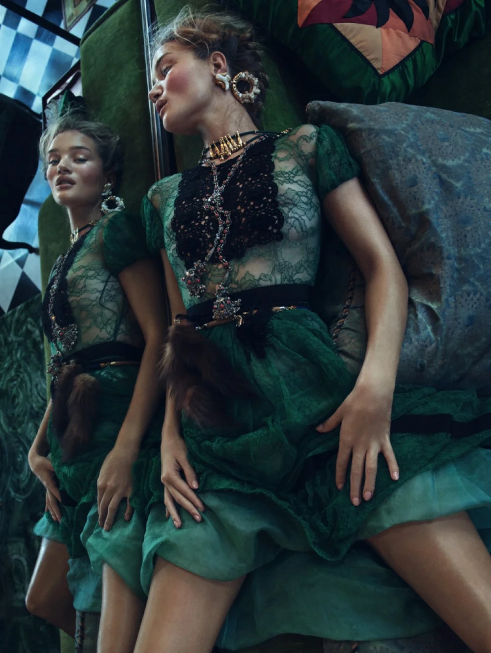 rosie-huntington-whiteley-by-sebastian-kim-for-vogue-korea-november-2015-2.jpg