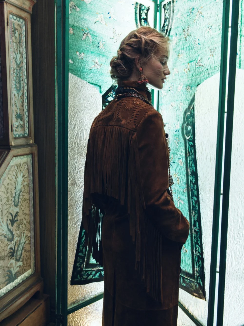 rosie-huntington-whiteley-by-sebastian-kim-for-vogue-korea-november-2015-5.jpg