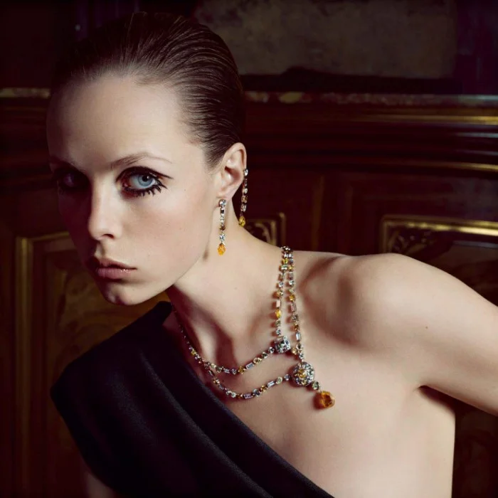 edie-campbell-lara-stone-by-inez-van-lamsweerde-vinoodh-matadin-for-vogue-paris-november-2015-7.jpg