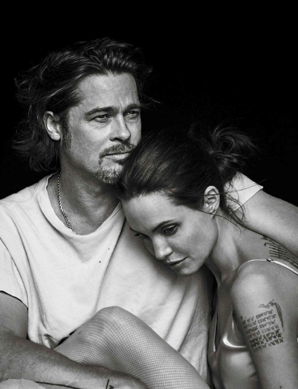 Vanity-Fair-Italia-November-2015-Angelina-Jolie-and-Brad-Pitt-by-Peter-Lindbergh-00.jpg