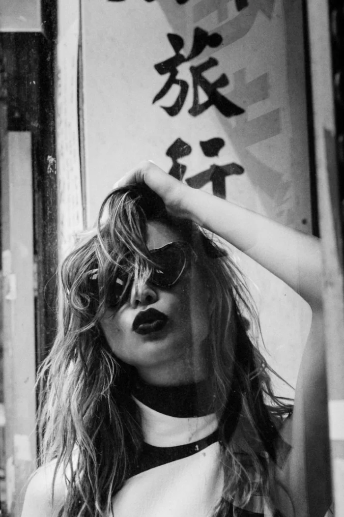 behati-prinsloo-by-hugh-lippe-for-so-it-goes-magazine-fall-winter-2015-5.jpg