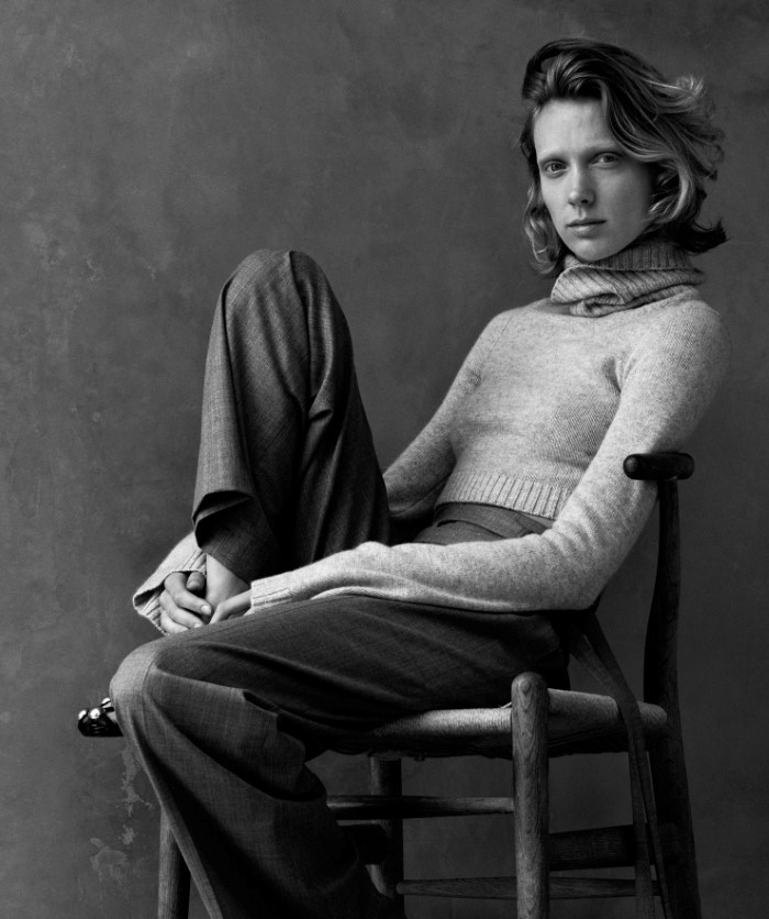 annely-bouma-by-julia-noni-for-harpers-bazaar-us-decemberjanuary-2015-2016-7.jpg