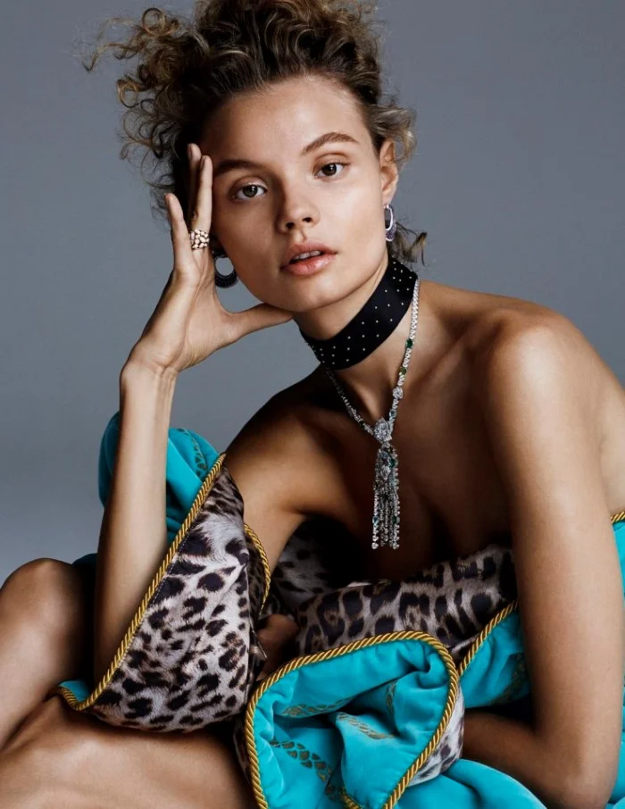 magdalena-frackowiak-by-alvaro-beamud-cortes-for-vogue-spain-december-2015-1.jpg