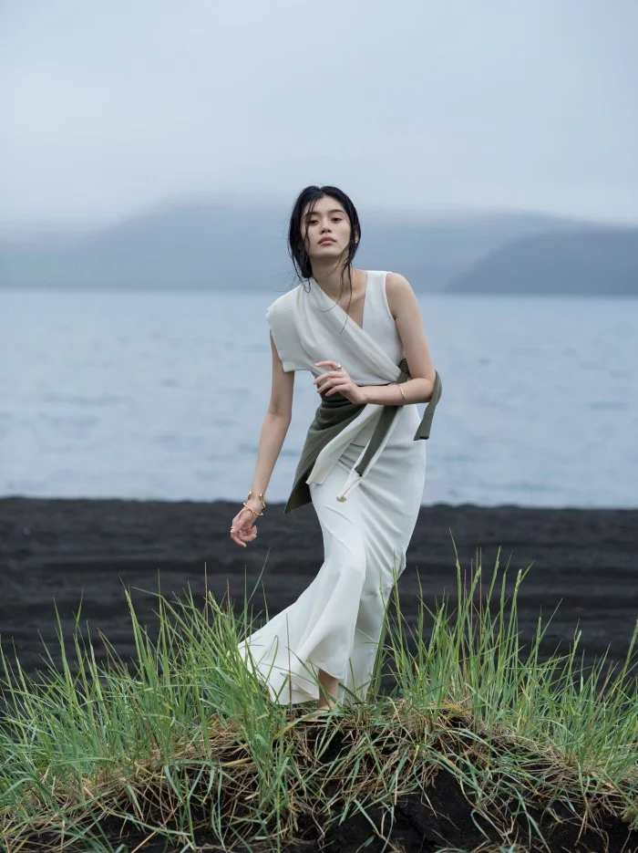 Vogue_China-January_2016-Ming_Xi-by-Gilles_Bensimon-02.jpg