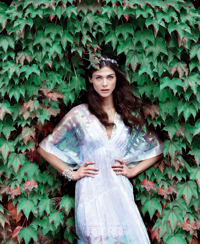 Harpers_Bazaar_China-January_2016-Bianca_Balti_Carmen_Kass-Elisa_Sednaoui-by-Giovanni_Gastel-12.jpg