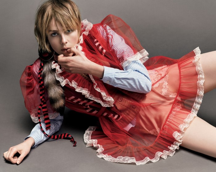 Vogue_Japan-April_2016_Edie_Campbell-by-Luigi_and_Iango-10.jpg