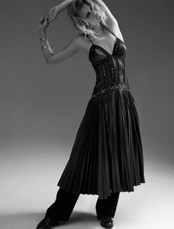 toni-garrn-by-benjamin-lennox-for-lexpress-style-february-2016-5.jpg