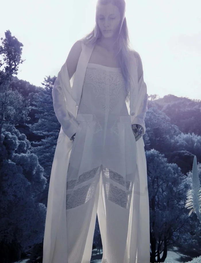 olympia-campbell-by-sc3b8lve-sundsbc3b8-for-vogue-italia-march-2016.jpg