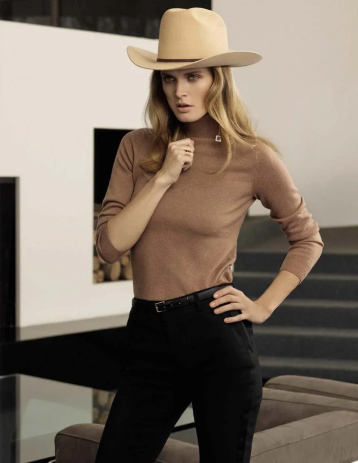 malgosia-bela-by-miguel-reveriego-for-vogue-spain-april-2016-4.jpg