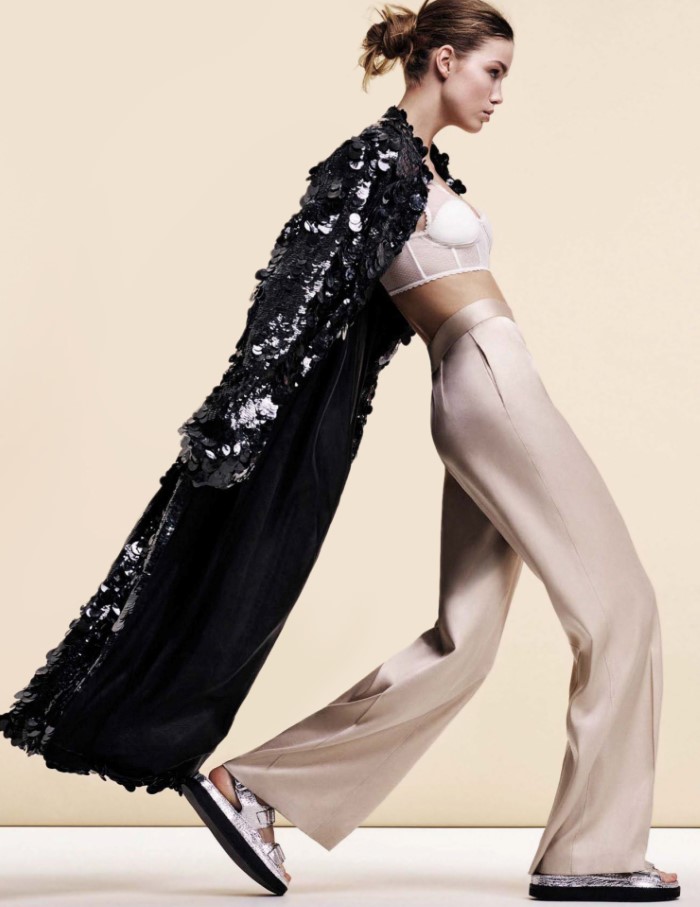 Luna Bijl Shimmers In 'Metales Nobles', Lensed By Steven Pan For Vogue ...