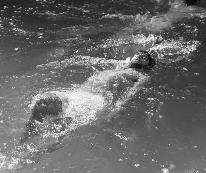 ivan-de-pineda-mica-arganaraz-by-bruce-weber-for-holiday-magazine-spring-summer-2016-7.jpg