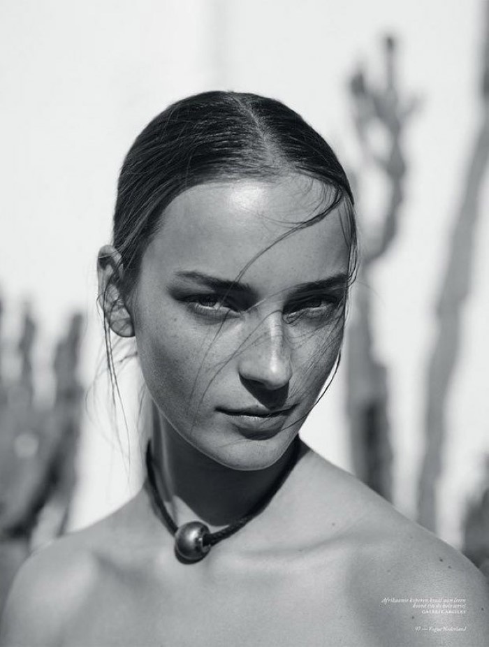 Julia-Bergshoeff-Vogue-Netherlands-Annemarieke-Van-Drimmelen- (4).jpg
