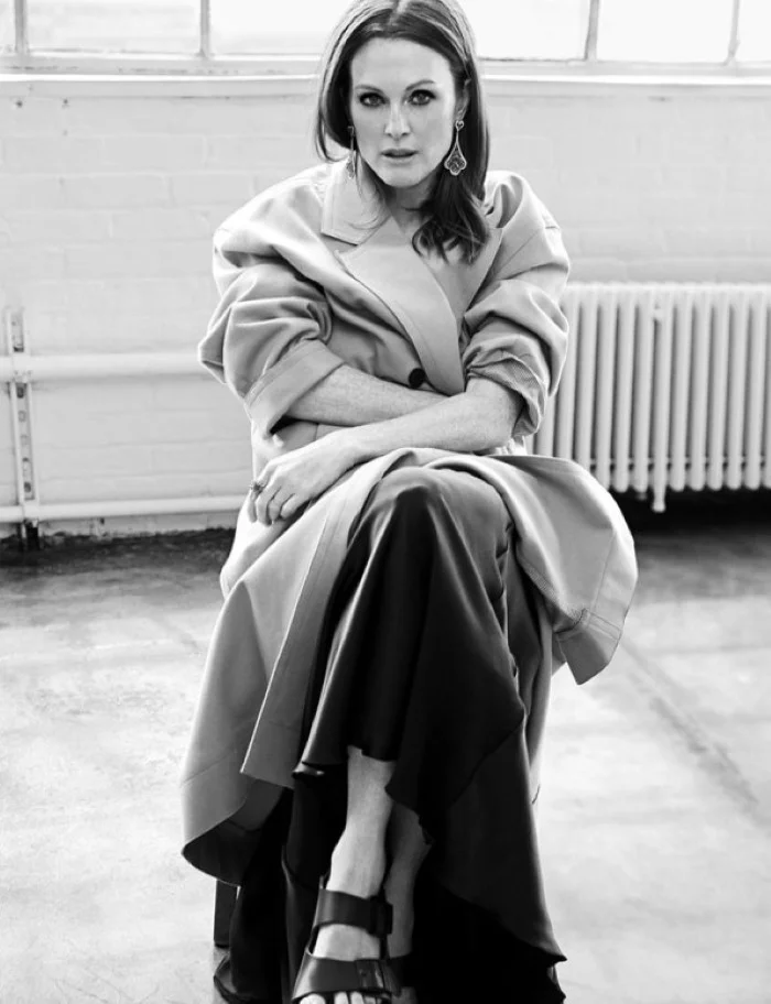 Julianne-Moore-Grazia-May-2016-Cover-Photoshoot08.jpg