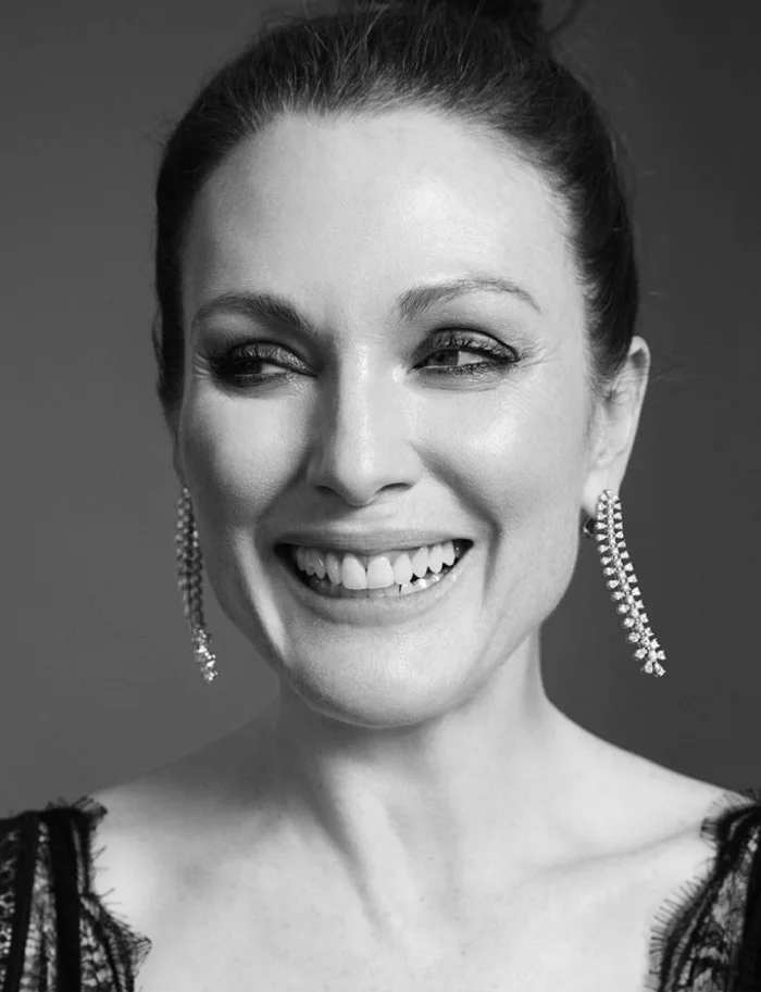 Julianne Moore Glitters In Chopard, Lensed By David Roemer For Grazia