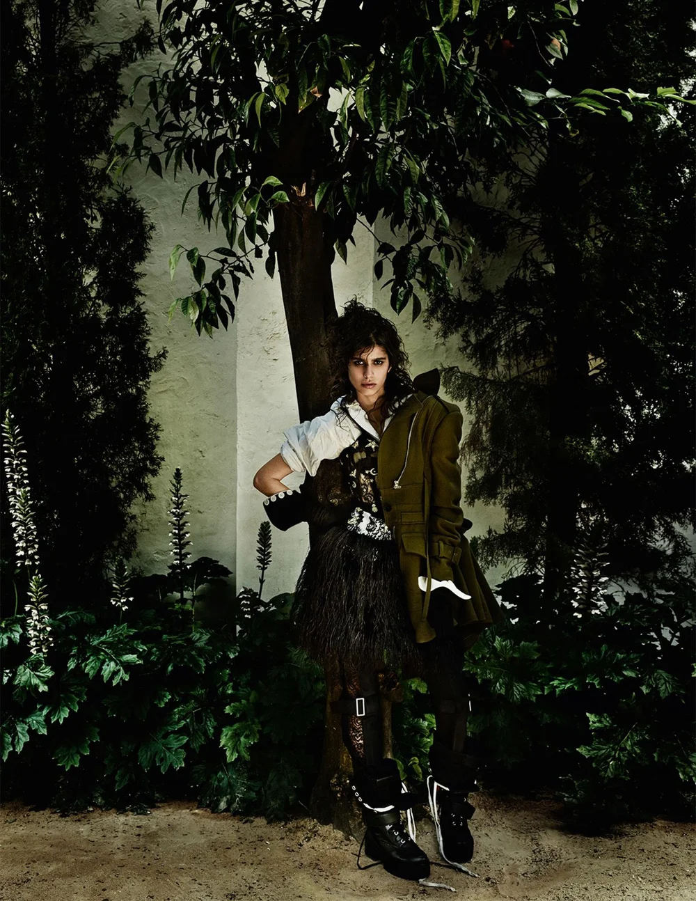 Vogue_UK-September_2016-Mica_Arganaraz-by-Mario_Testino-08.jpg