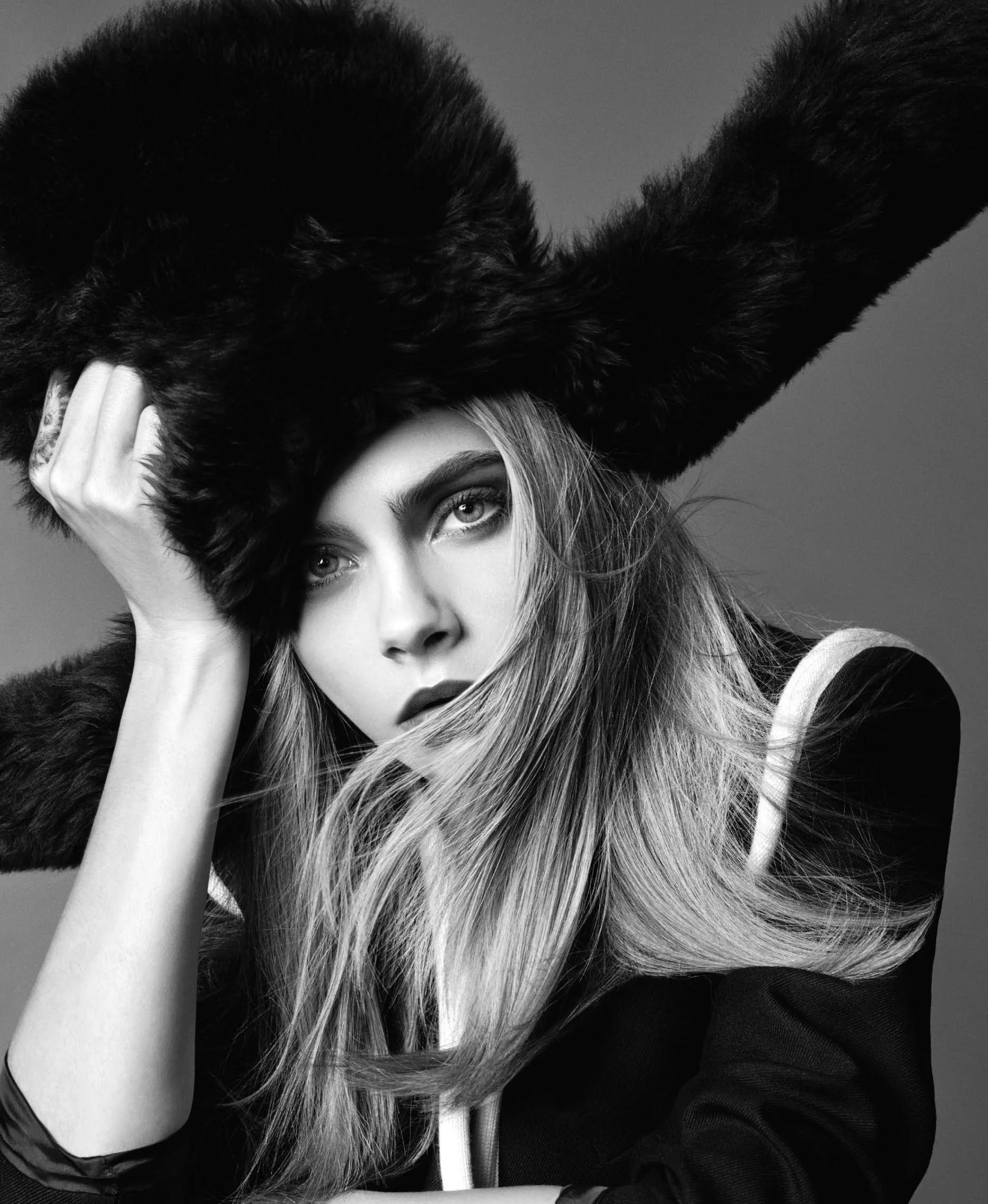 ELLE-US-September-2016-Cara-Delevingne-by-Terry-Tsiolis-10.jpg